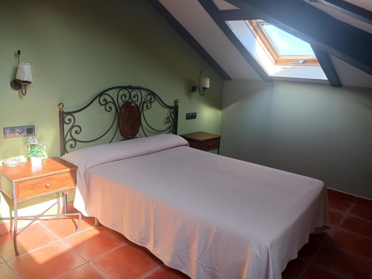 Hotel Restaurante Dona Elvira Nava del Rey Εξωτερικό φωτογραφία
