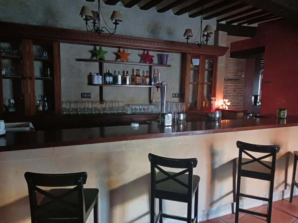 Hotel Restaurante Dona Elvira Nava del Rey Εξωτερικό φωτογραφία