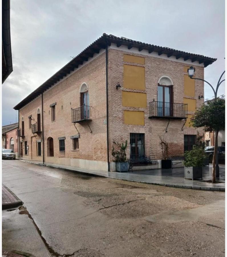 Hotel Restaurante Dona Elvira Nava del Rey Εξωτερικό φωτογραφία