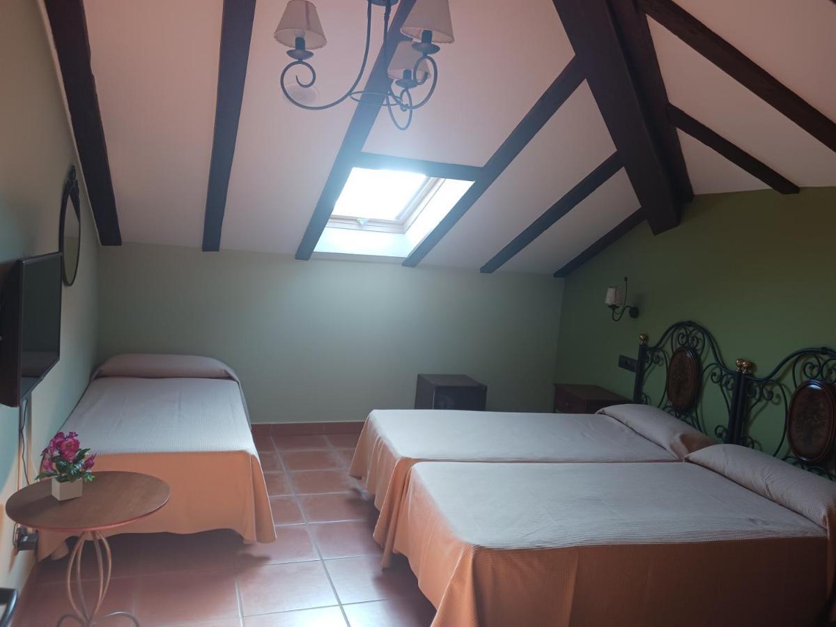 Hotel Restaurante Dona Elvira Nava del Rey Εξωτερικό φωτογραφία